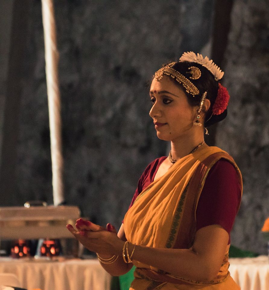 Varsha Seshan in Bharatanatyam practice costume and jewellery, putting thaalam